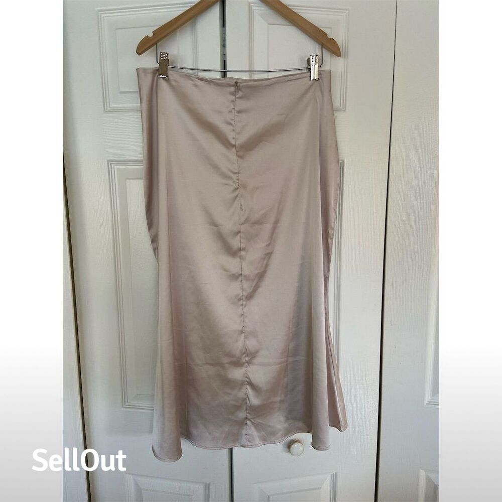 Women's Beige Midi Skirt XL Elastic Waist Casual Solid - Picture 3 of 3